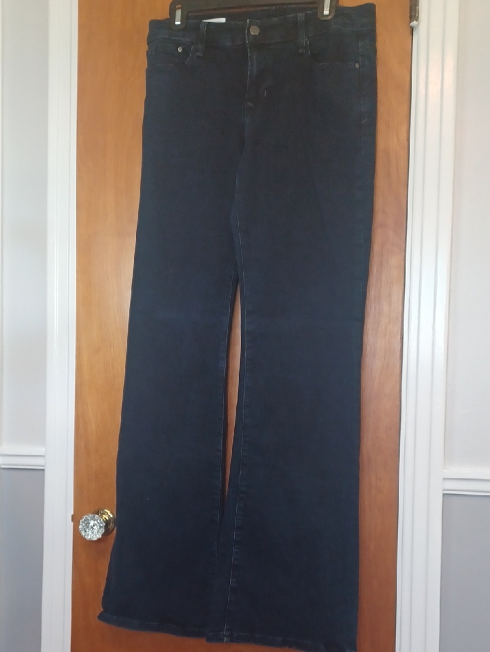 GAP1969 Modern Flare Sz..30r.  10.5 " Across Hem.  L.33.5". Rise 10". EUC!